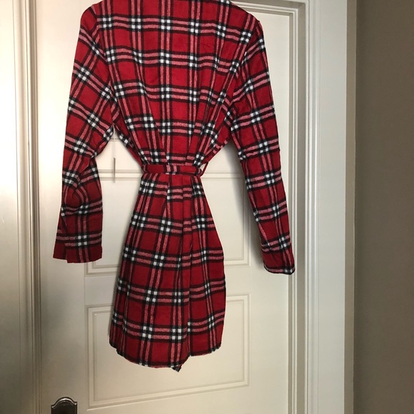Plus Size Plaid Trench Coat. - Picture 3 of 4